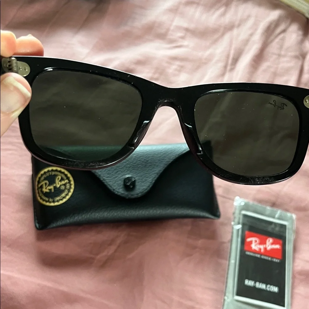 Ray-Ban Classic Black Wayfarer Sunglasses with Case/New Dust Cloth - Picture 5 of 10